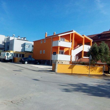 Apartments Batarilo Biograd Na Moru Esterno foto