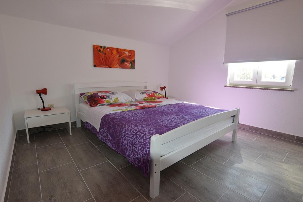 Apartments Batarilo Biograd Na Moru Esterno foto