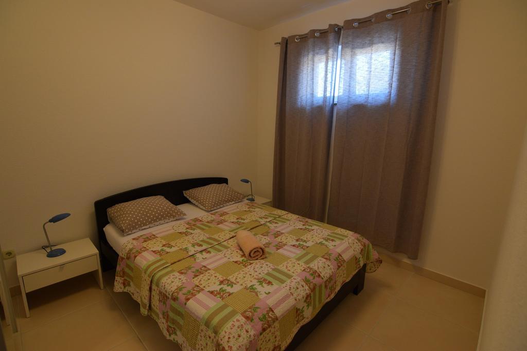 Apartments Batarilo Biograd Na Moru Esterno foto