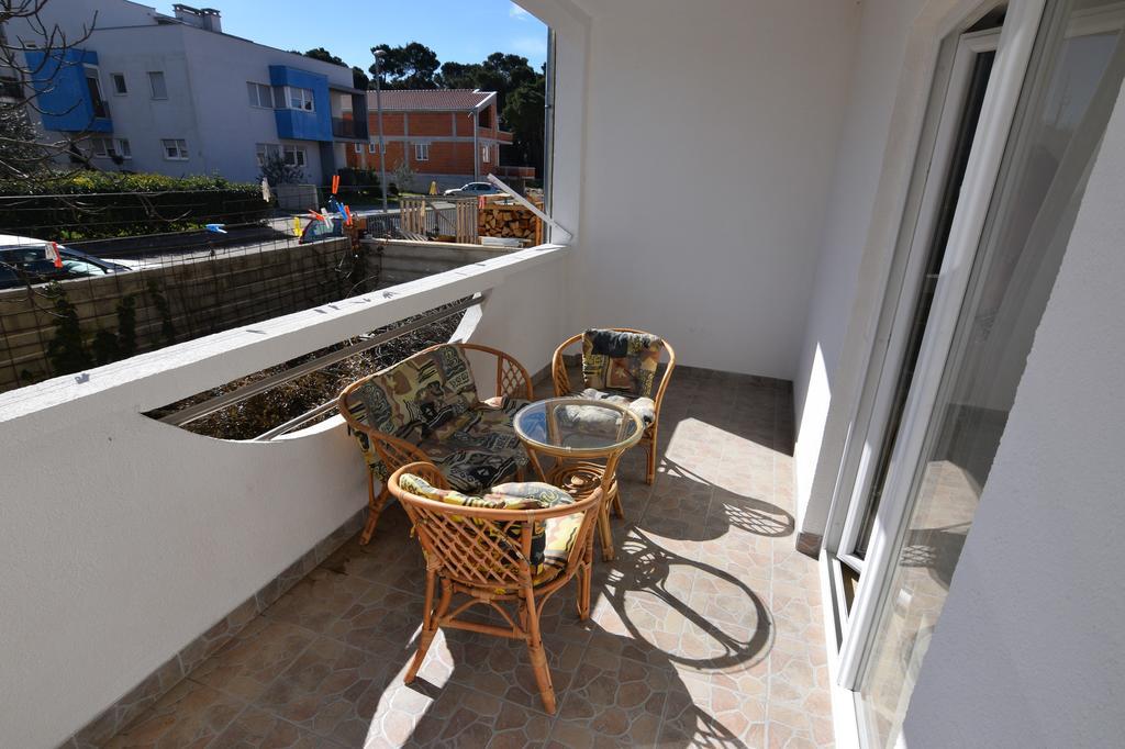Apartments Batarilo Biograd Na Moru Esterno foto