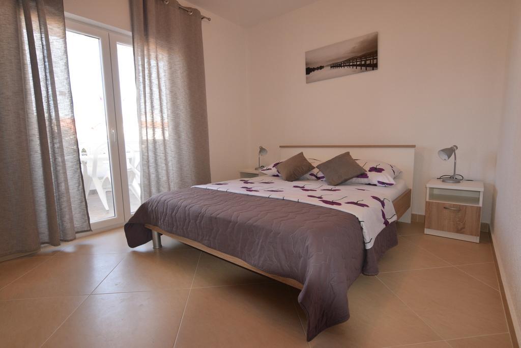 Apartments Batarilo Biograd Na Moru Esterno foto