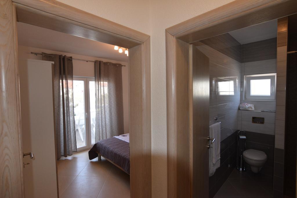 Apartments Batarilo Biograd Na Moru Esterno foto