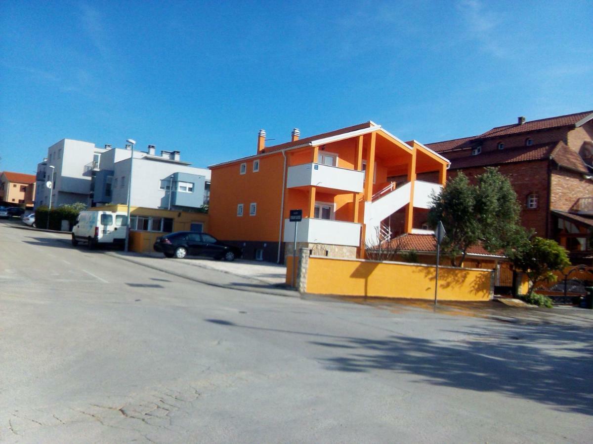 Apartments Batarilo Biograd Na Moru Esterno foto